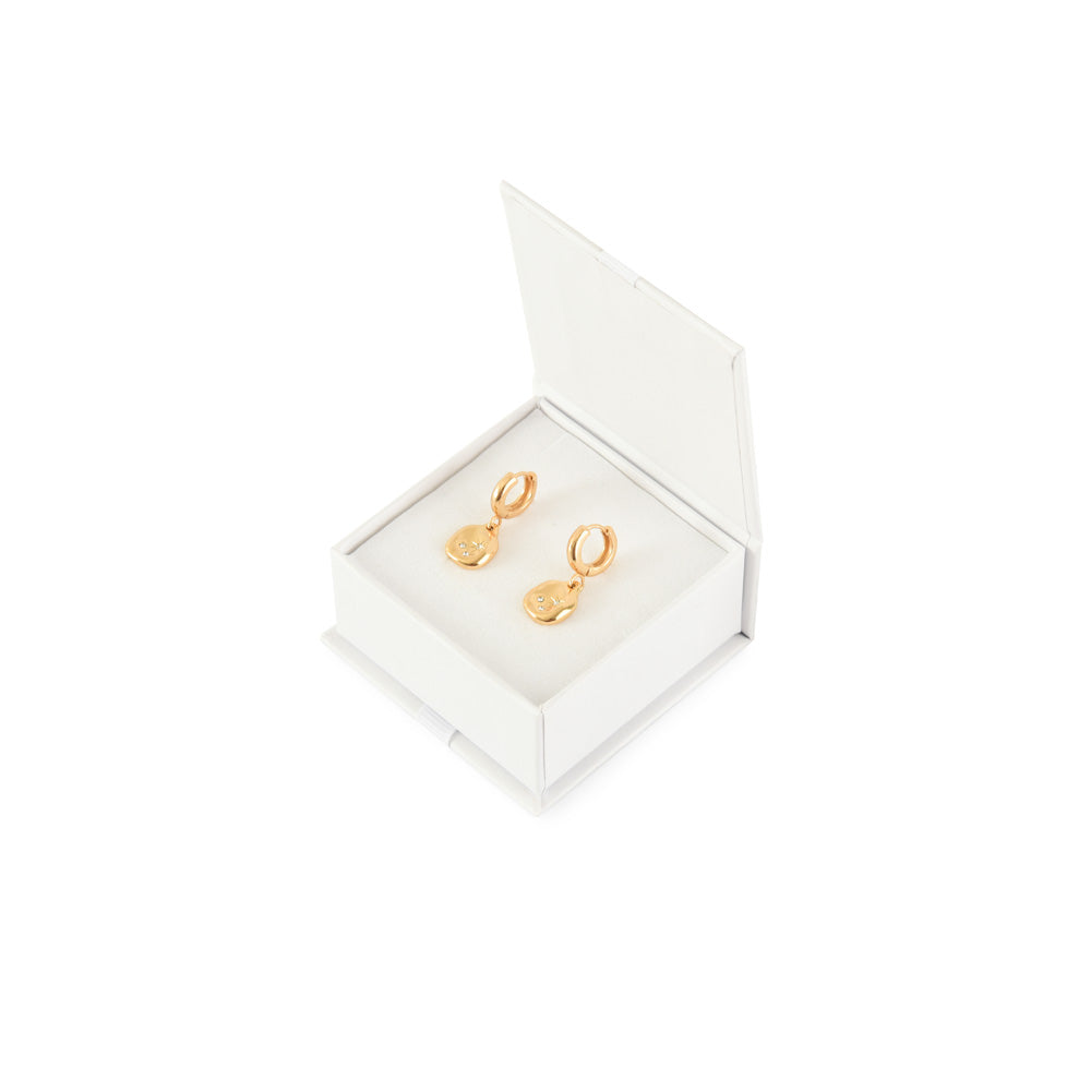 Aros con colgante cairo dorado