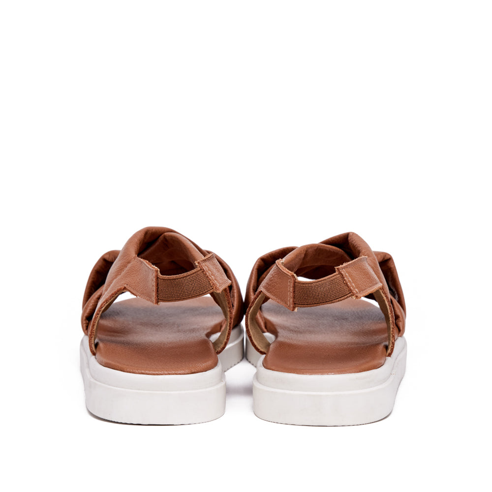 Sandalia pasy cuero camel