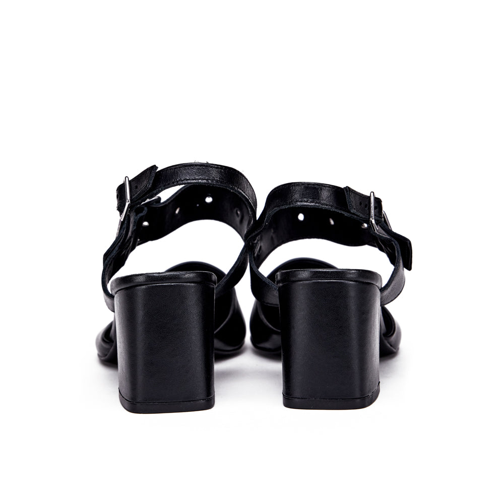 Zapato taco diana cuero negro