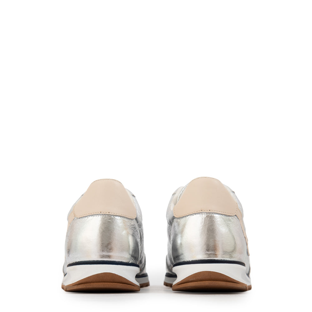 Zapatilla neve cuero plateado