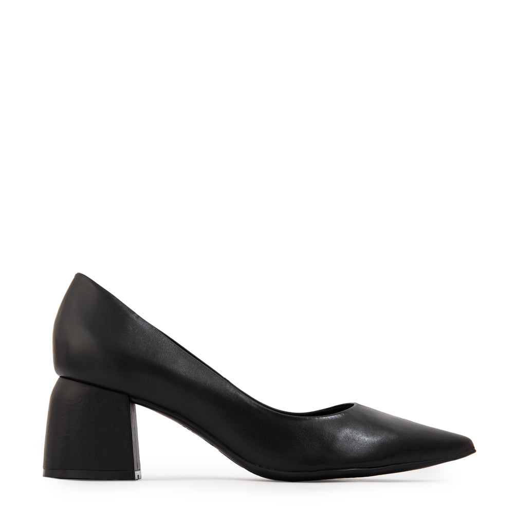 Zapato taco medio leila cuero negro