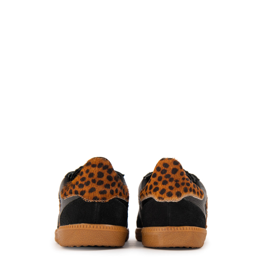 Zapatilla dania cuero negro