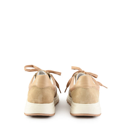 Zapatilla laura beige