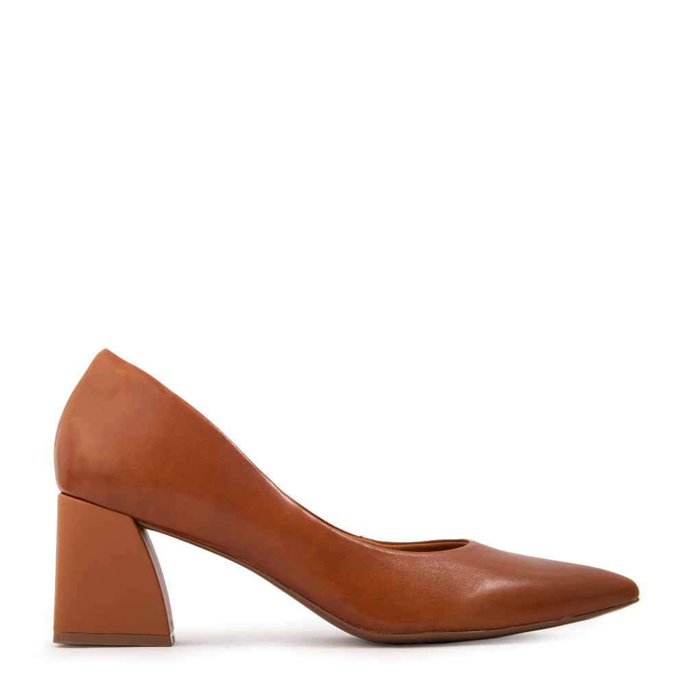 Zapato tipo reina luna cuero camel