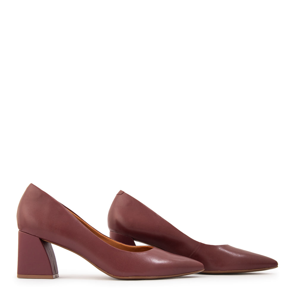 Zapato tipo reina luna cuero burdeo