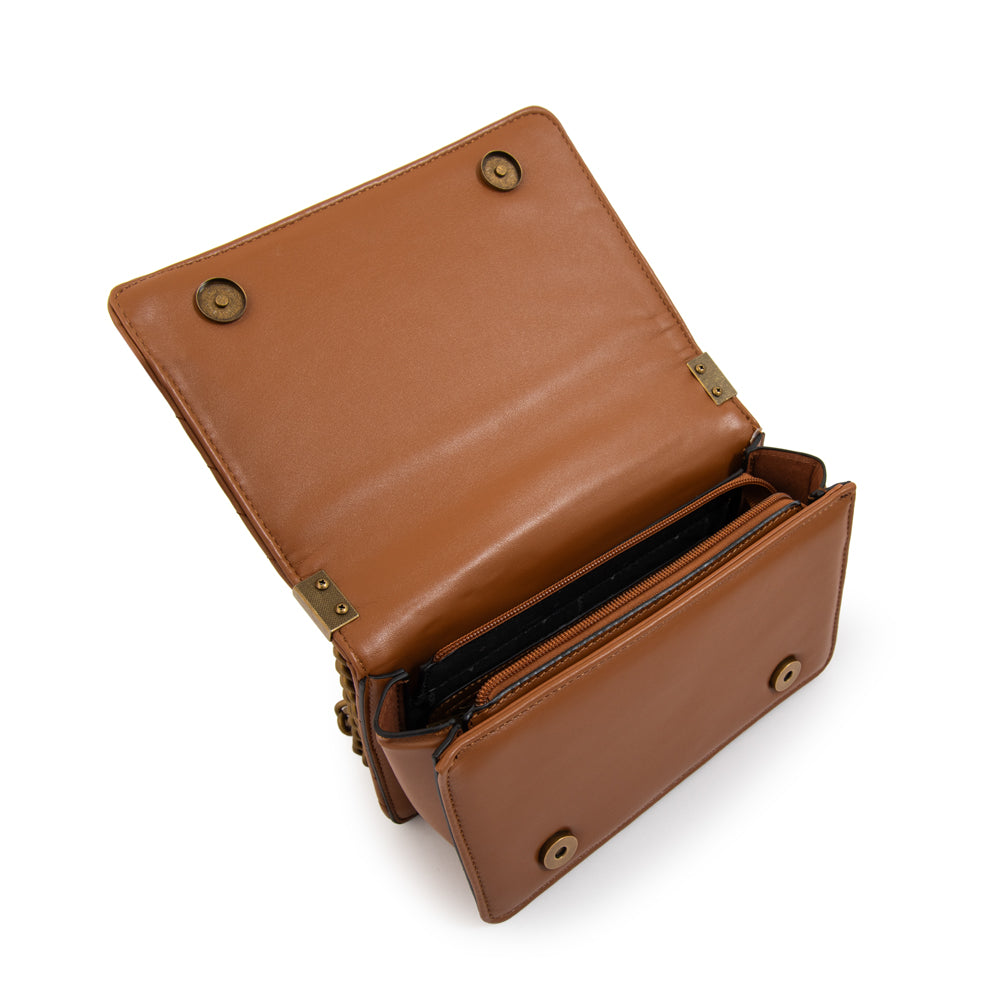 Cartera bandolera con tapa muller mediana camel