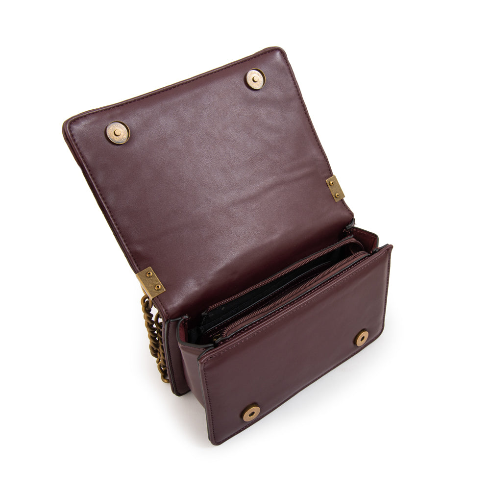 Cartera bandolera con tapa muller mediana burdeo