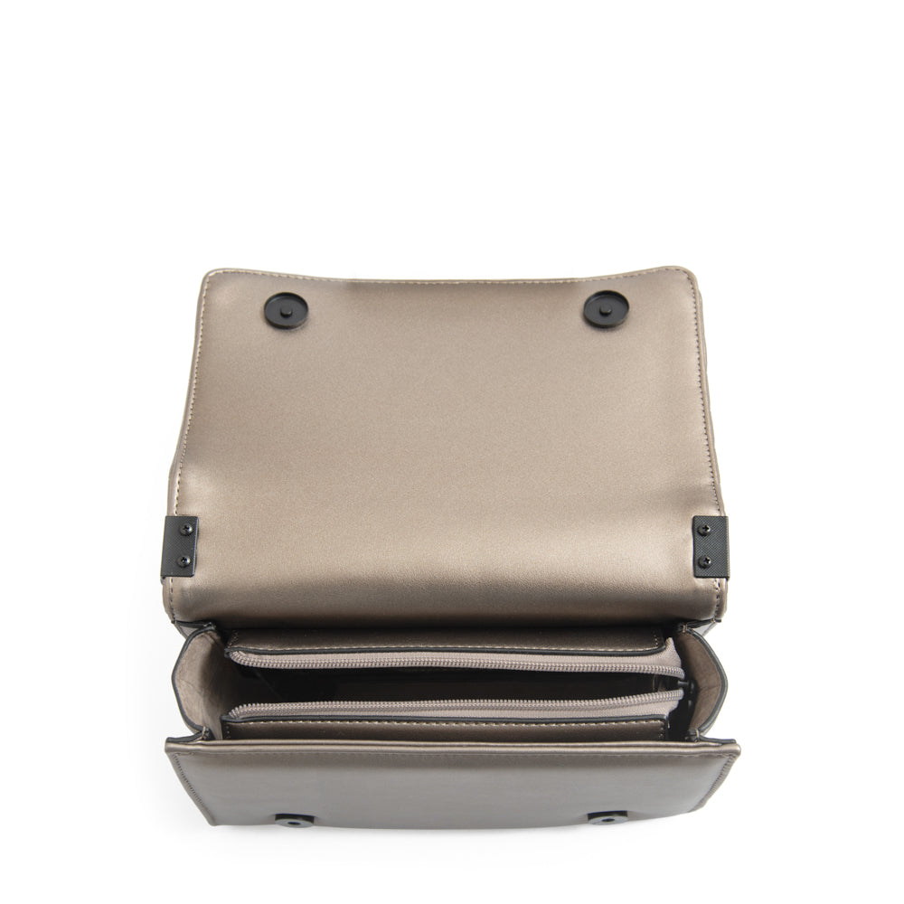 Cartera bandolera con tapa muller mediana plateado oscuro