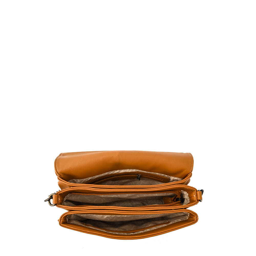 Cartera bandolera con tapa anto mediana camel