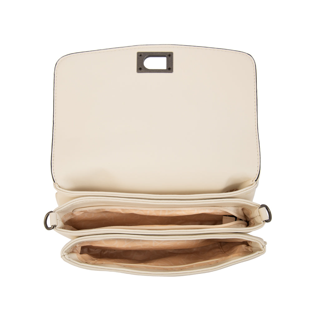 Cartera bandolera con tapa anto mediana blanco crudo