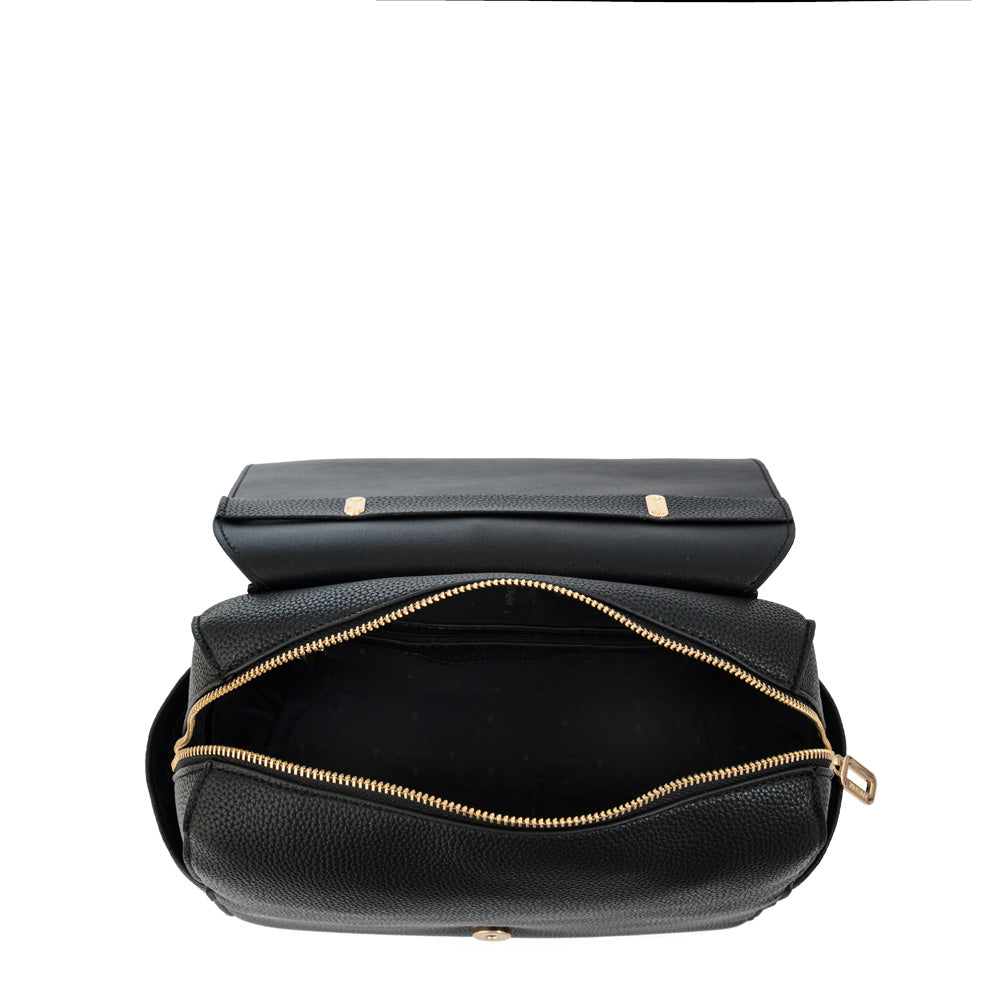 Mochila con tapa rosy mediana negro