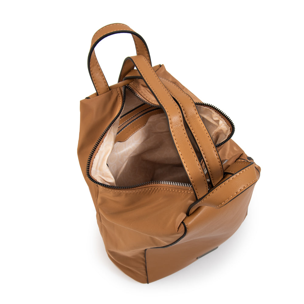 Mochila cloe mediana beige oscuro