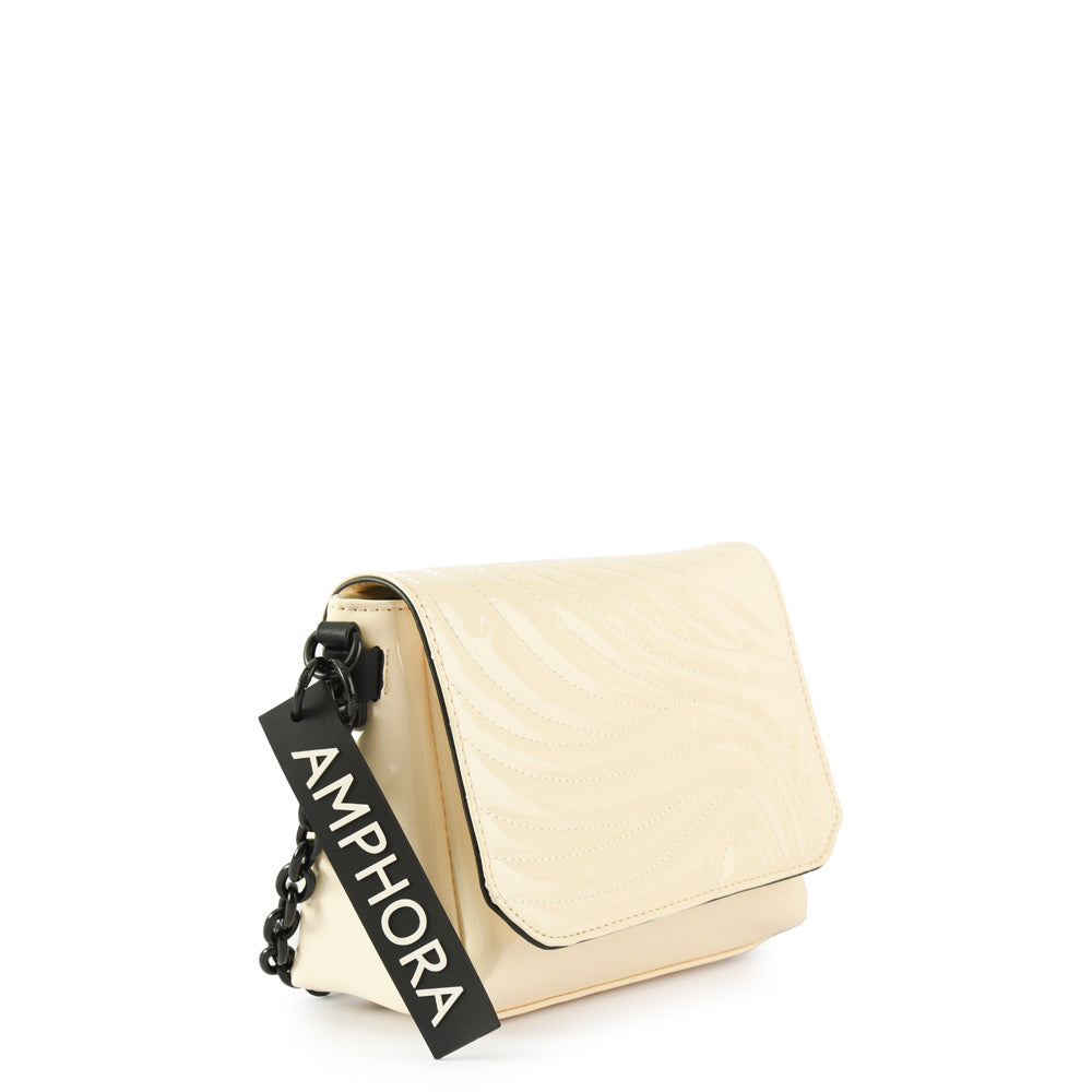 Cartera bandolera con tapa araki mediana blanco crudo