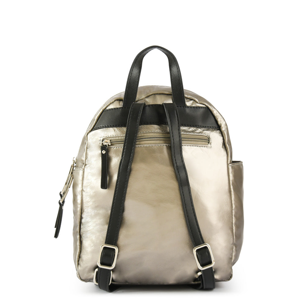 Mochila Con Tapa Mediana Organic Plateado Oscuro