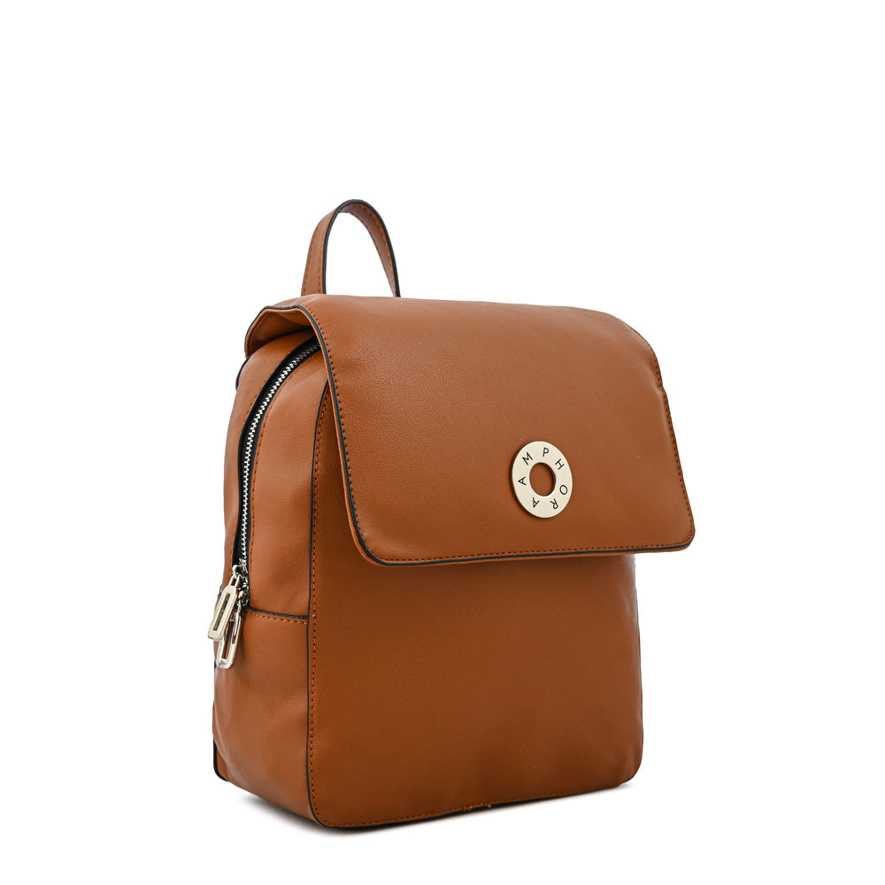 Mochila con tapa orieta mediana café
