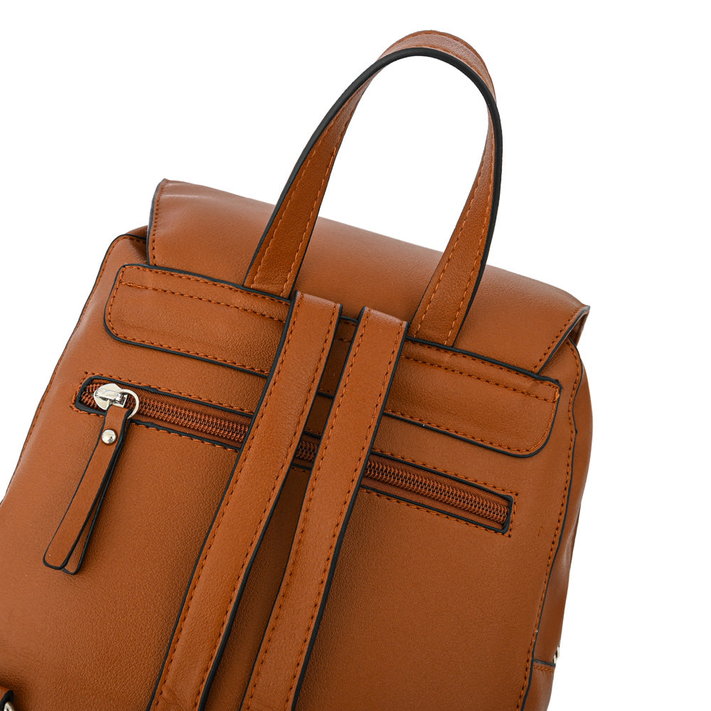 Mochila con tapa orieta mediana café
