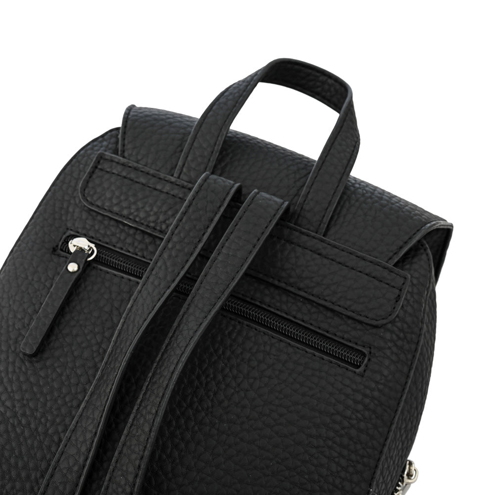 Mochila con tapa orieta mediana negro especial