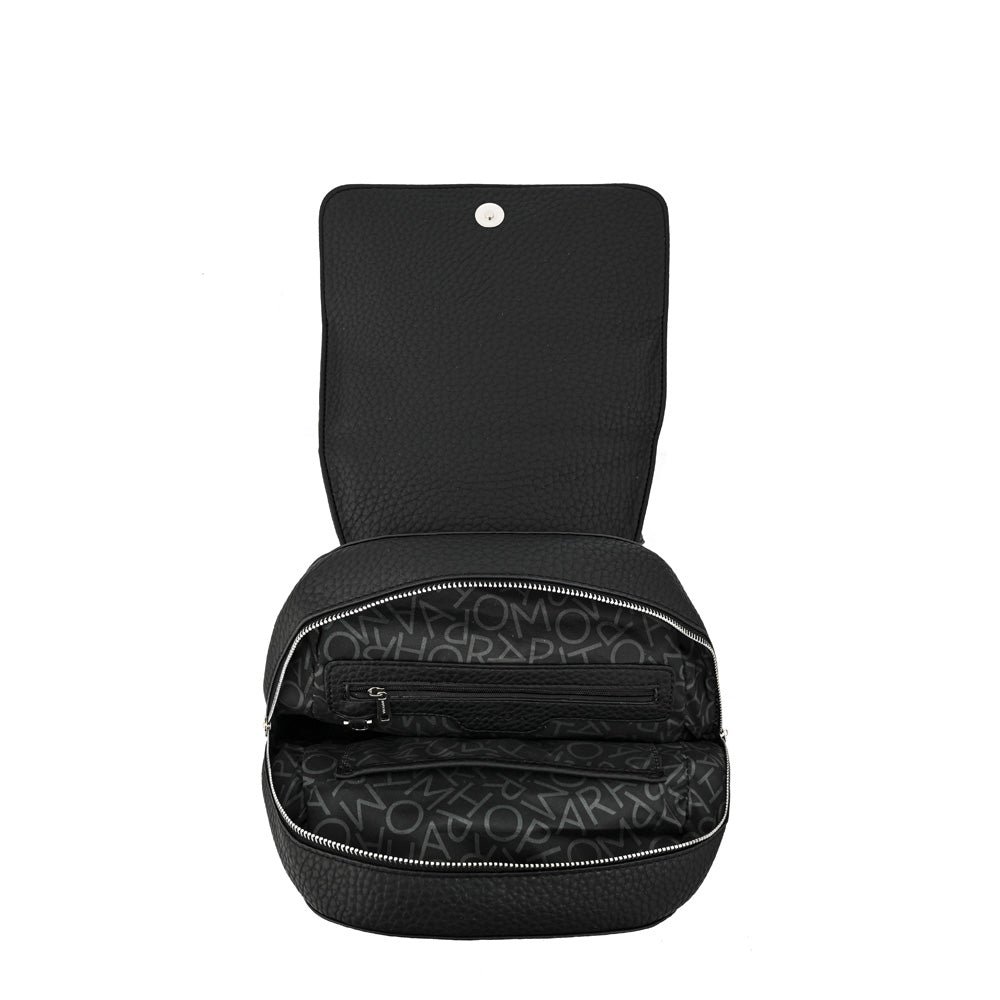 Mochila con tapa orieta mediana negro especial