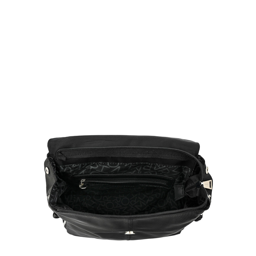 Mochila julianne mediana negro texturizado