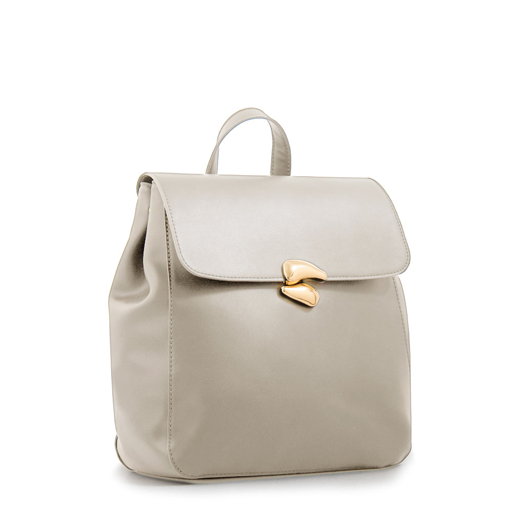 Mochila con tapa lizet mediana blanco crudo
