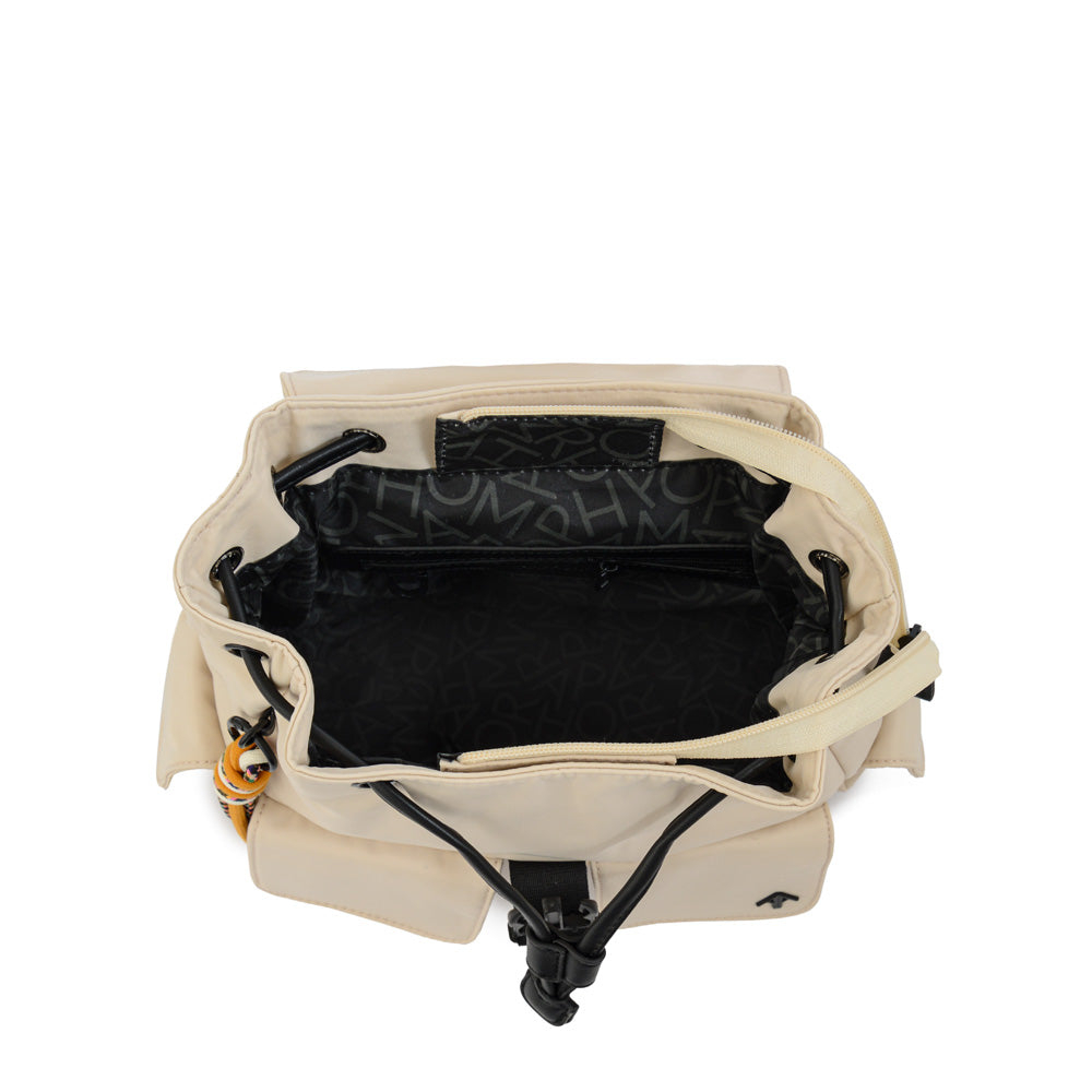 Mochila con tapa tina mediana beige