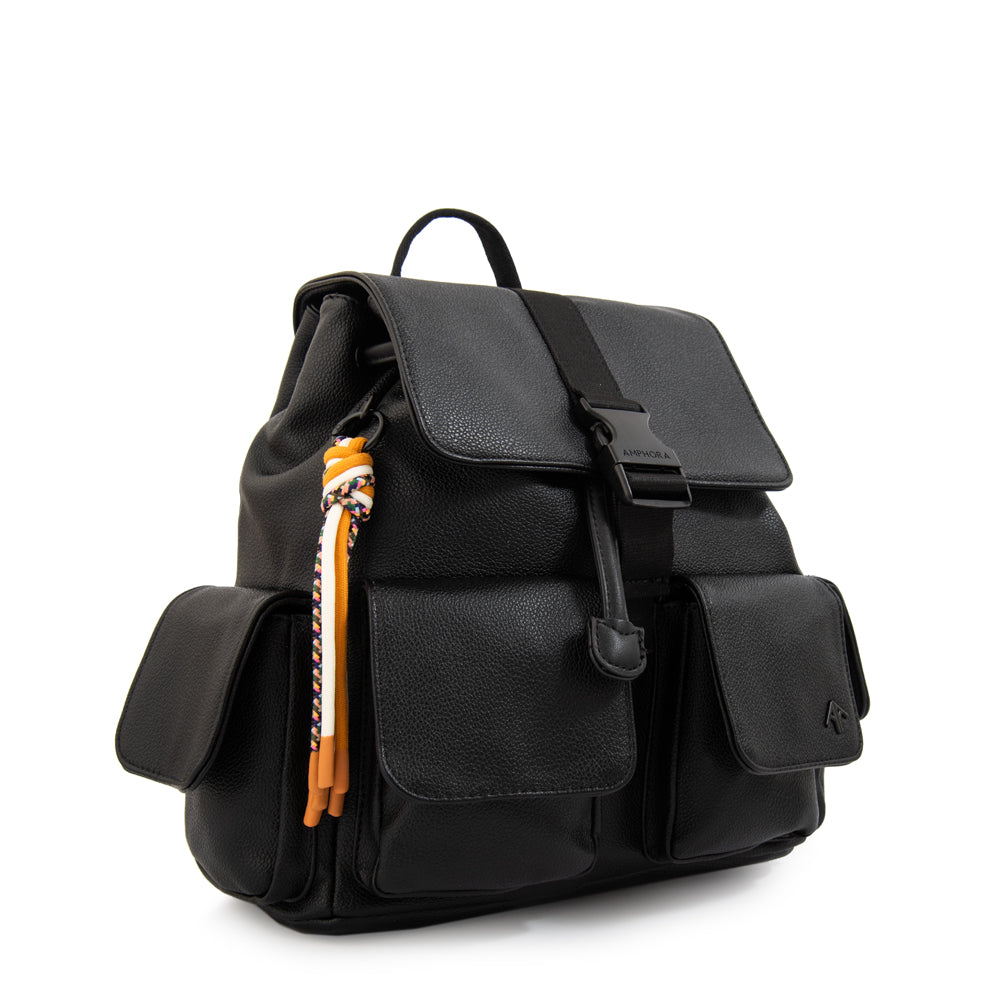 Mochila con tapa tina mediana negro especial