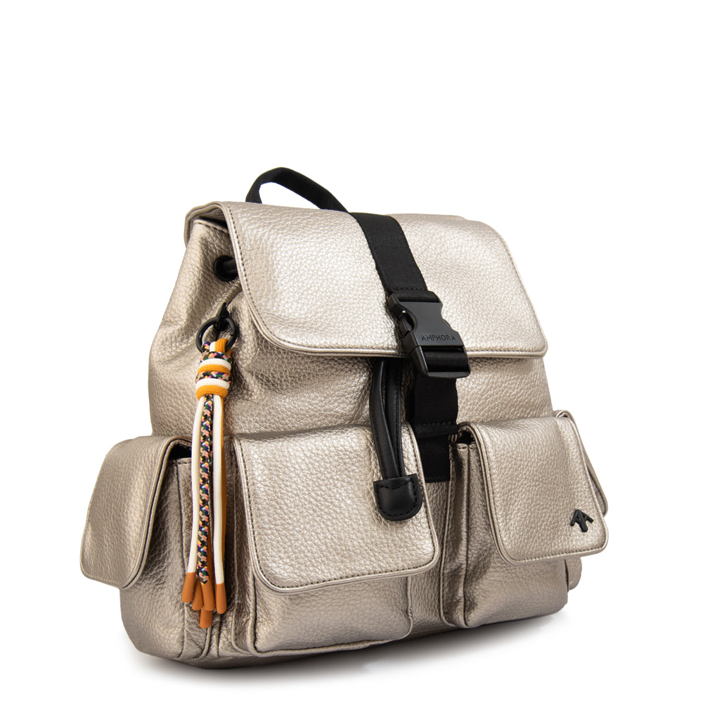 Mochila con tapa tina mediana plateado oscuro