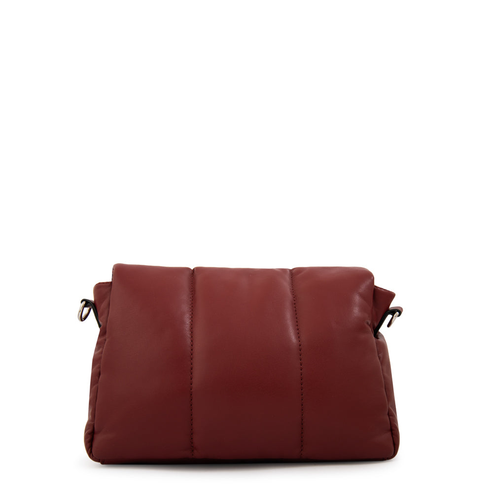 Cartera bandolera con tapa trinity mediana rojo oscuro