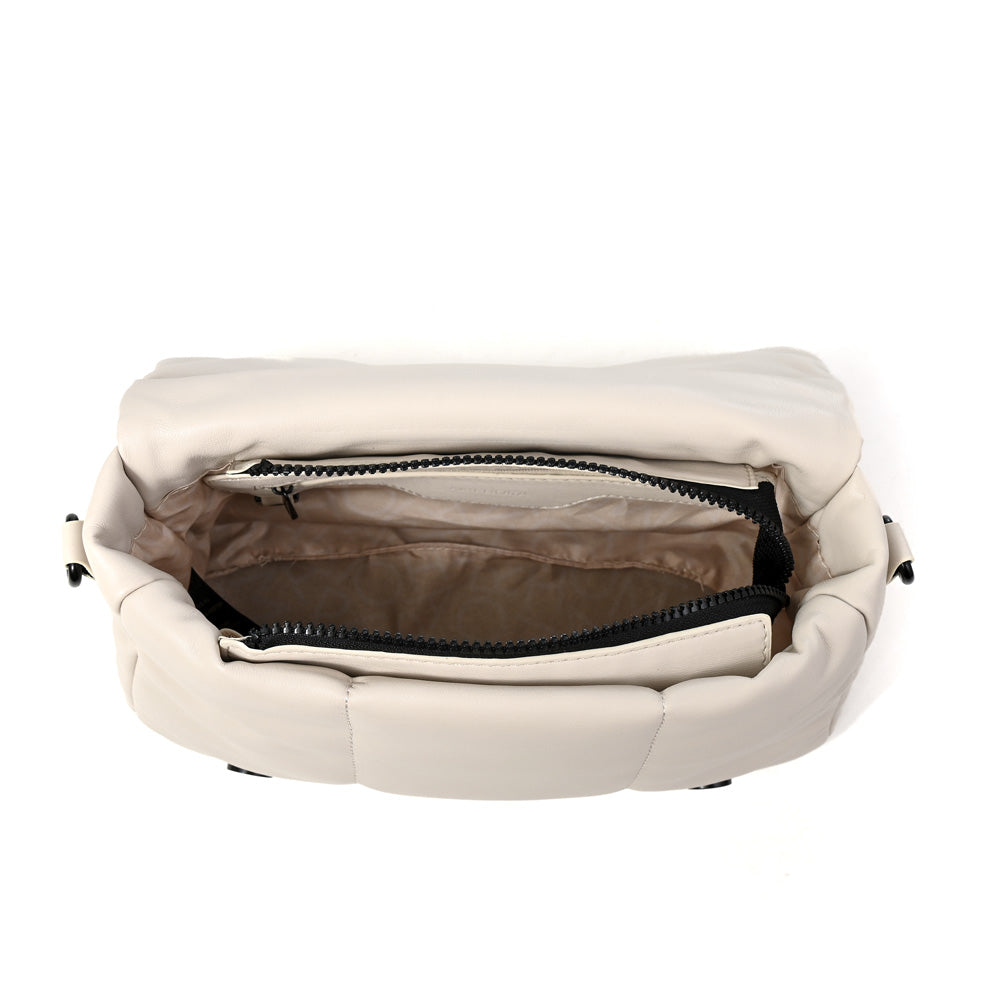 Cartera bandolera con tapa trinity mediana blanco crudo