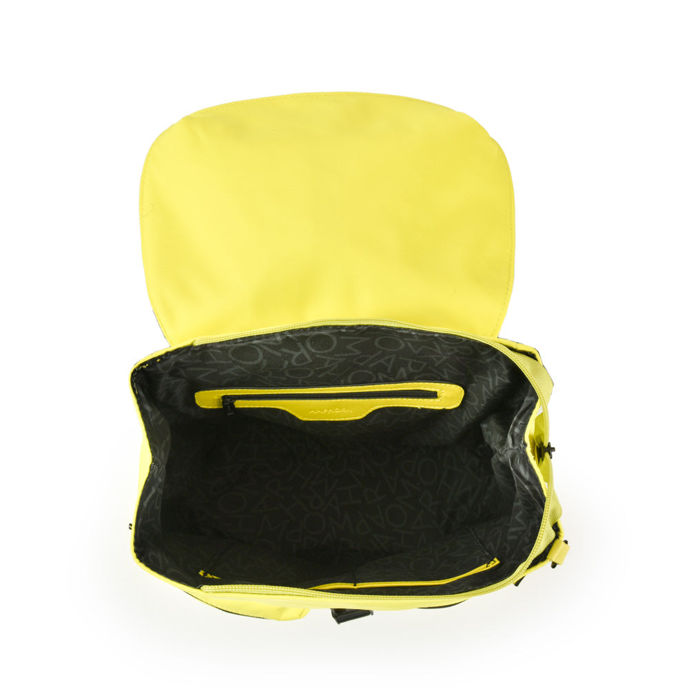 Mochila con tapa malu mediana verde limon