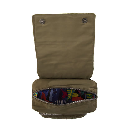 Mochila con tapa sahara pequeña verde oliva