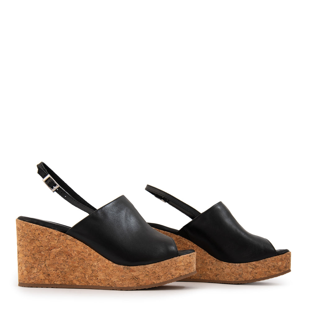 Sandalia amber cuero negro