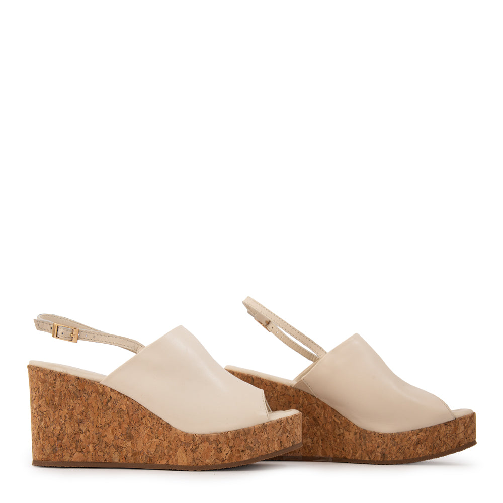 Sandalia amber cuero blanco crudo