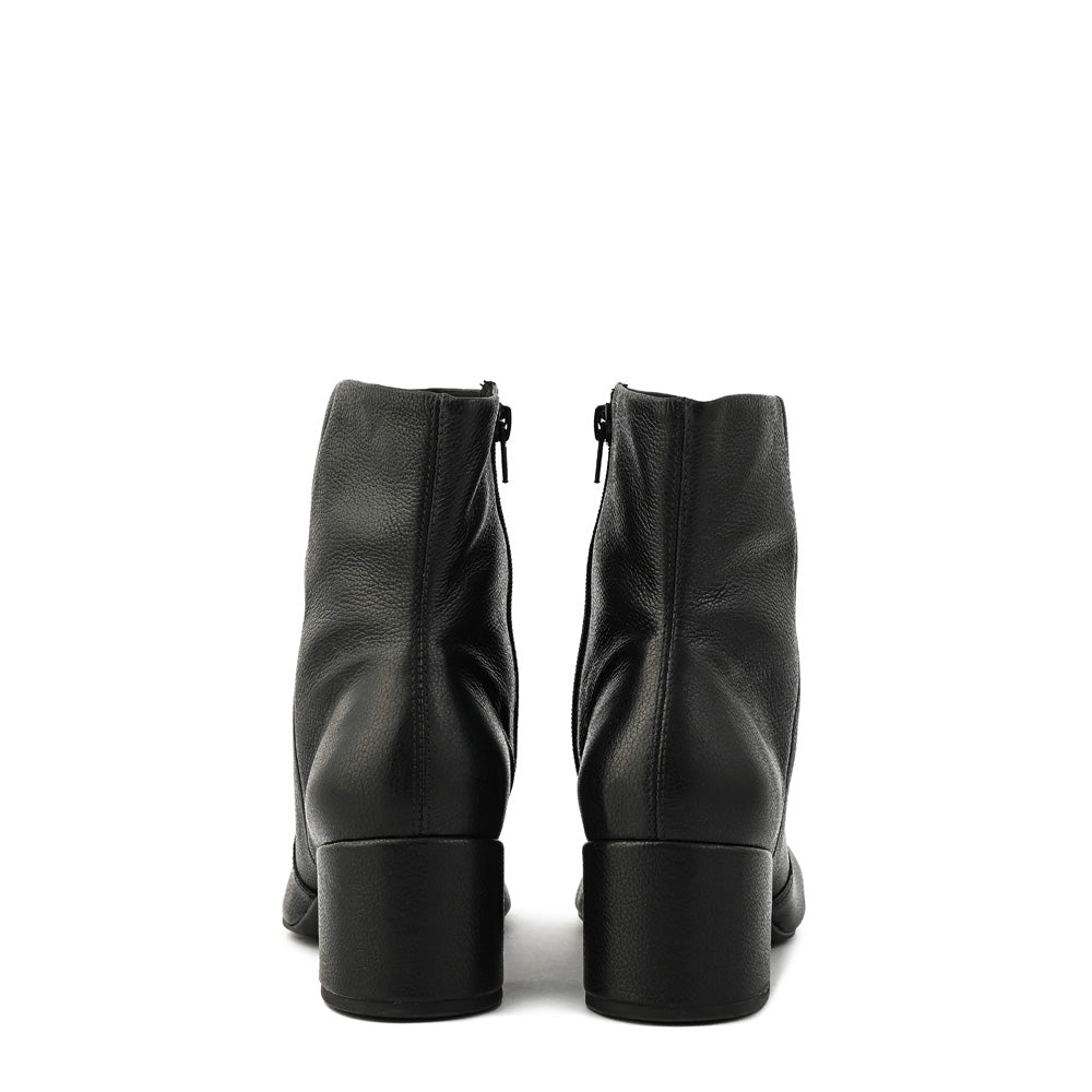 Botin taco claudine negro