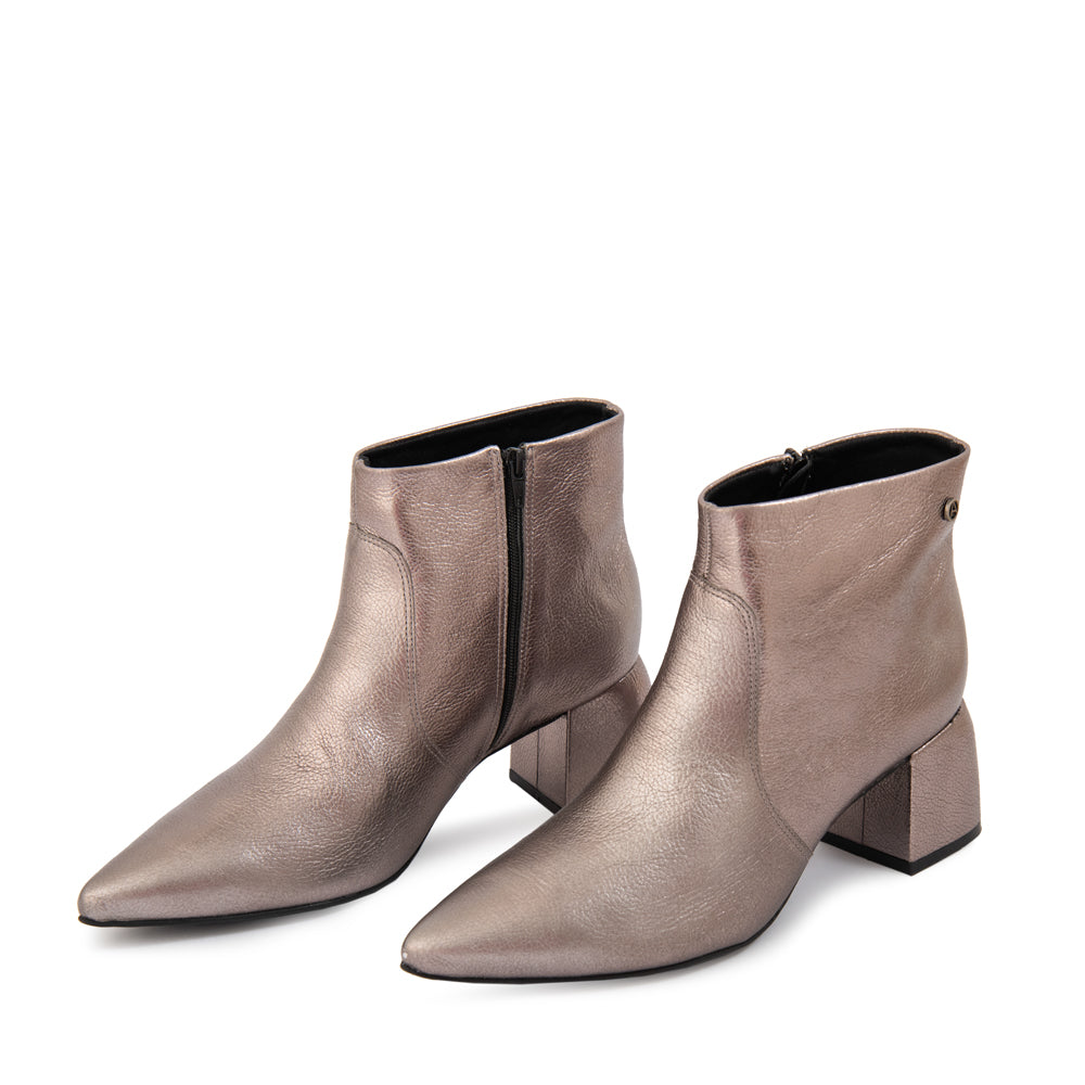 Botin Taco colbert cuero plateado oscuro