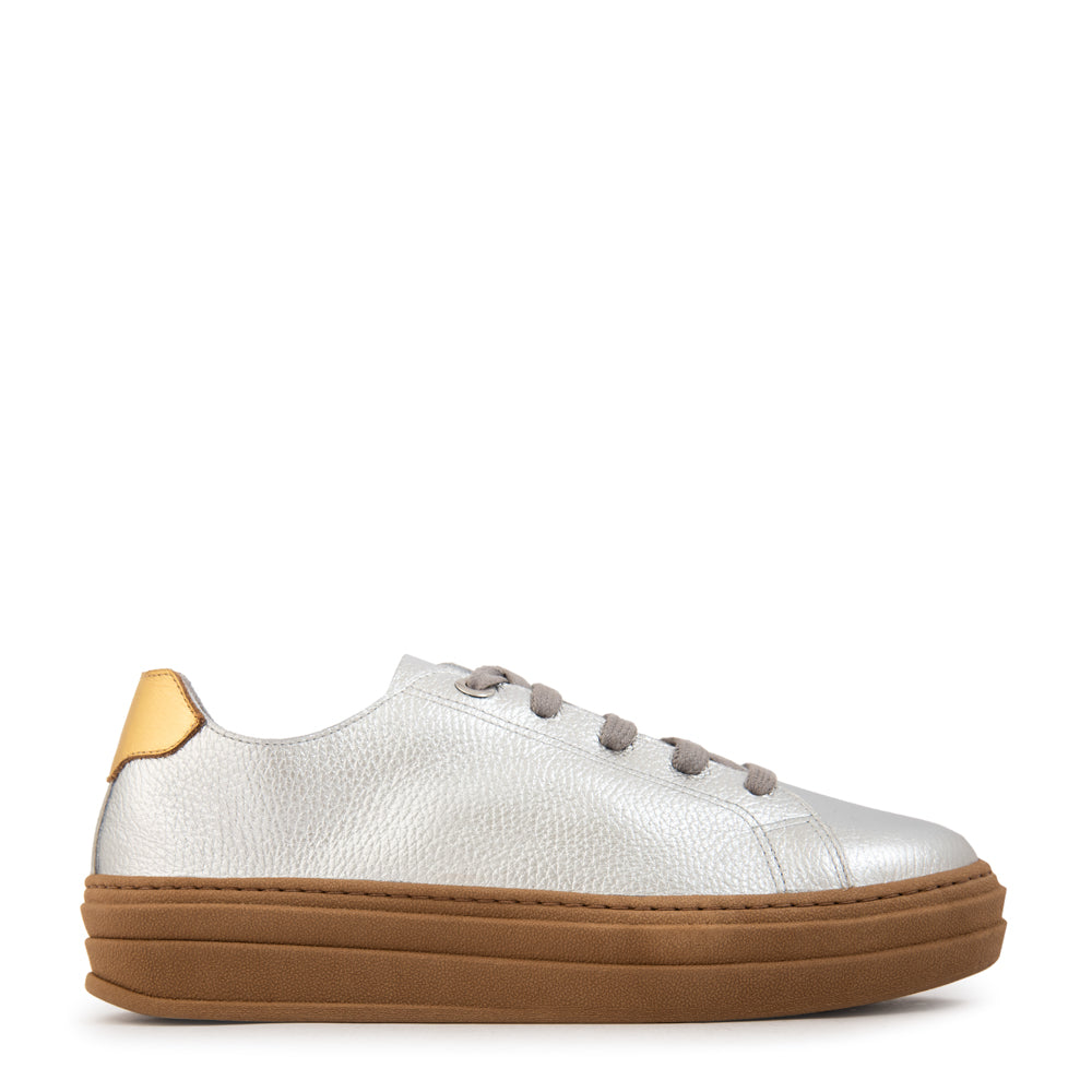 Zapatilla corina cuero plateado