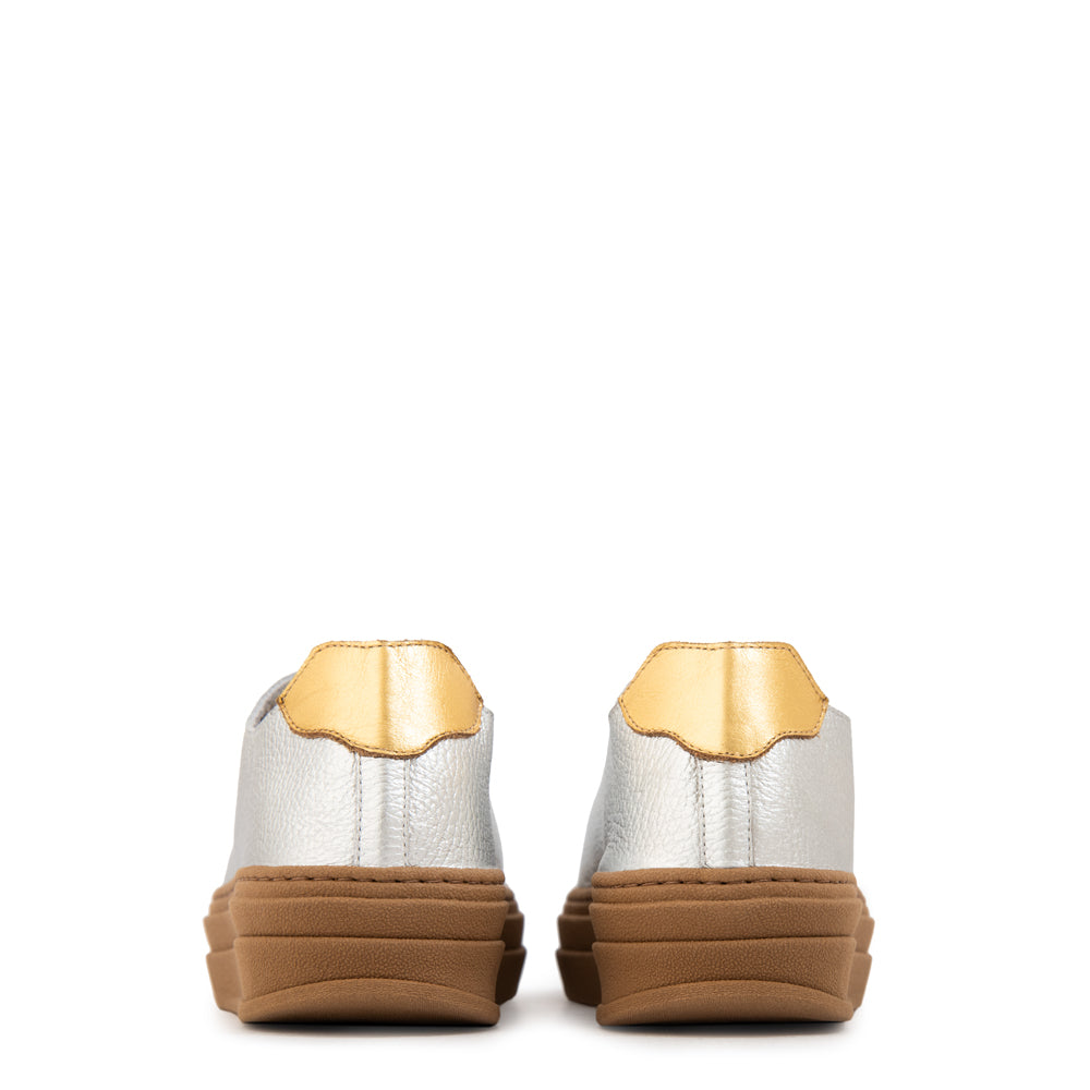 Zapatilla corina cuero plateado