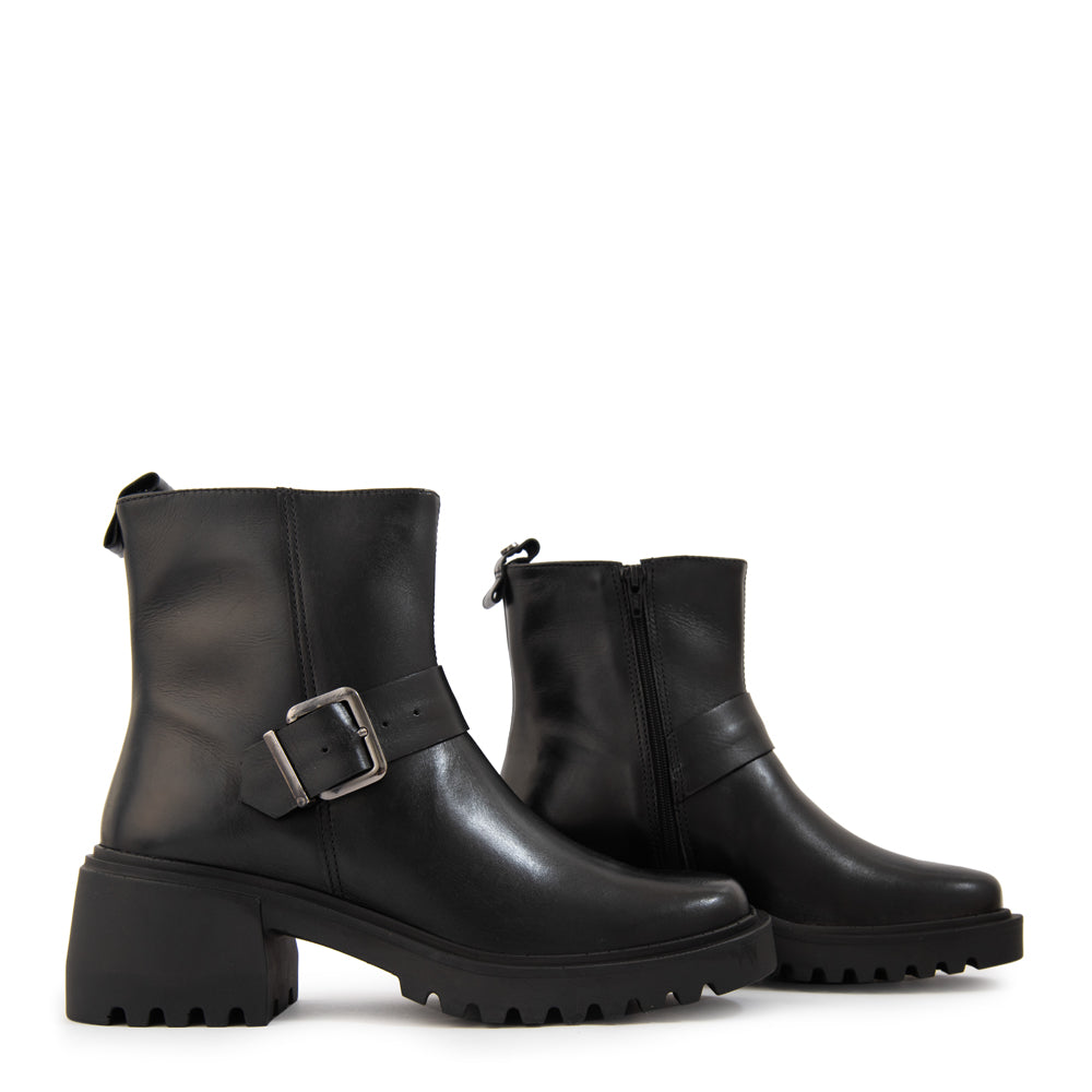 Botin drew cuero negro