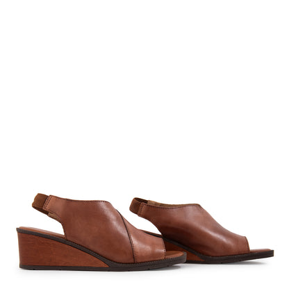 Sandalia duna cuero café