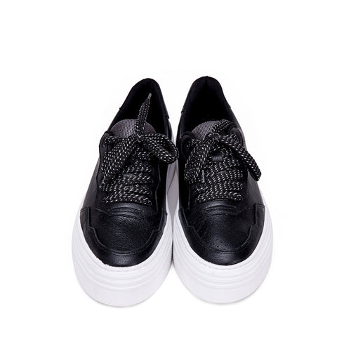 Zapatilla gabriela cuero negro