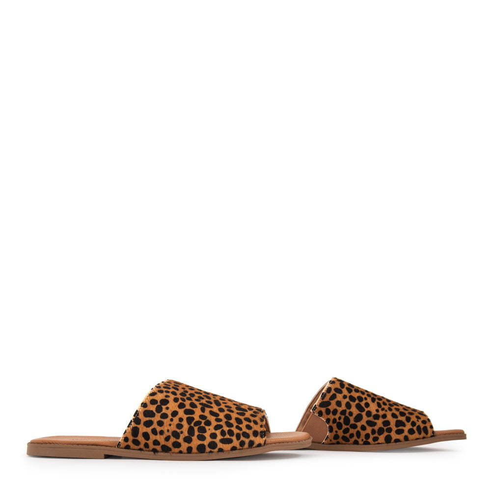 Sandalia plana lorena leopardo