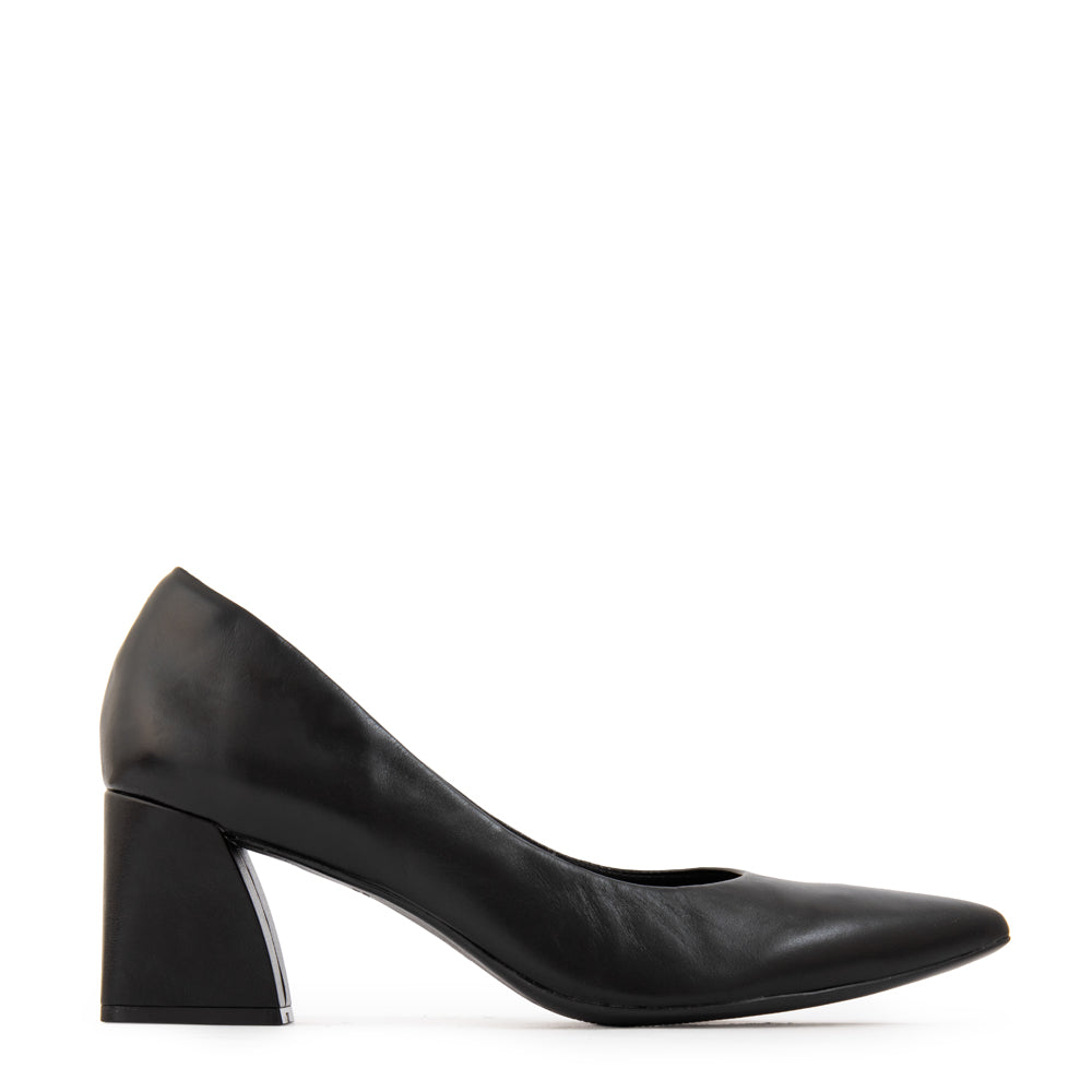 Zapato tipo reina luna cuero negro