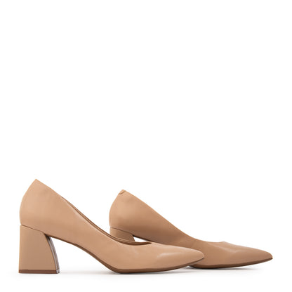 Zapato Taco tipo reina luna cuero beige oscuro