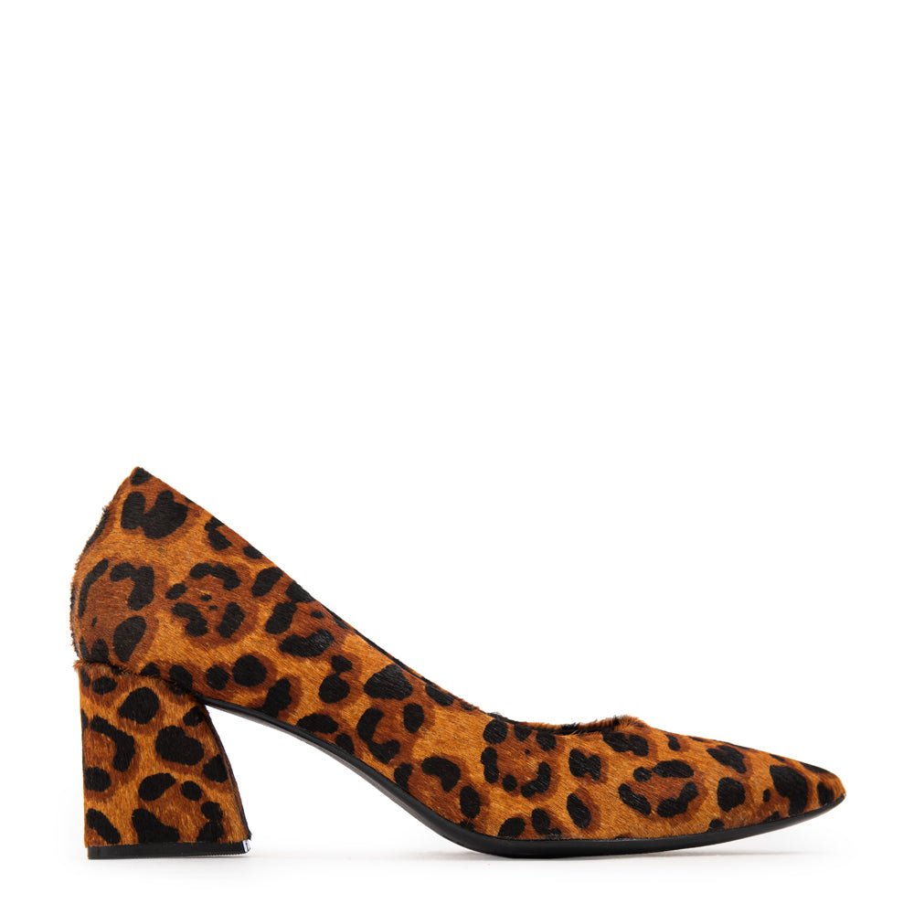 Zapato tipo reina luna cuero animal print