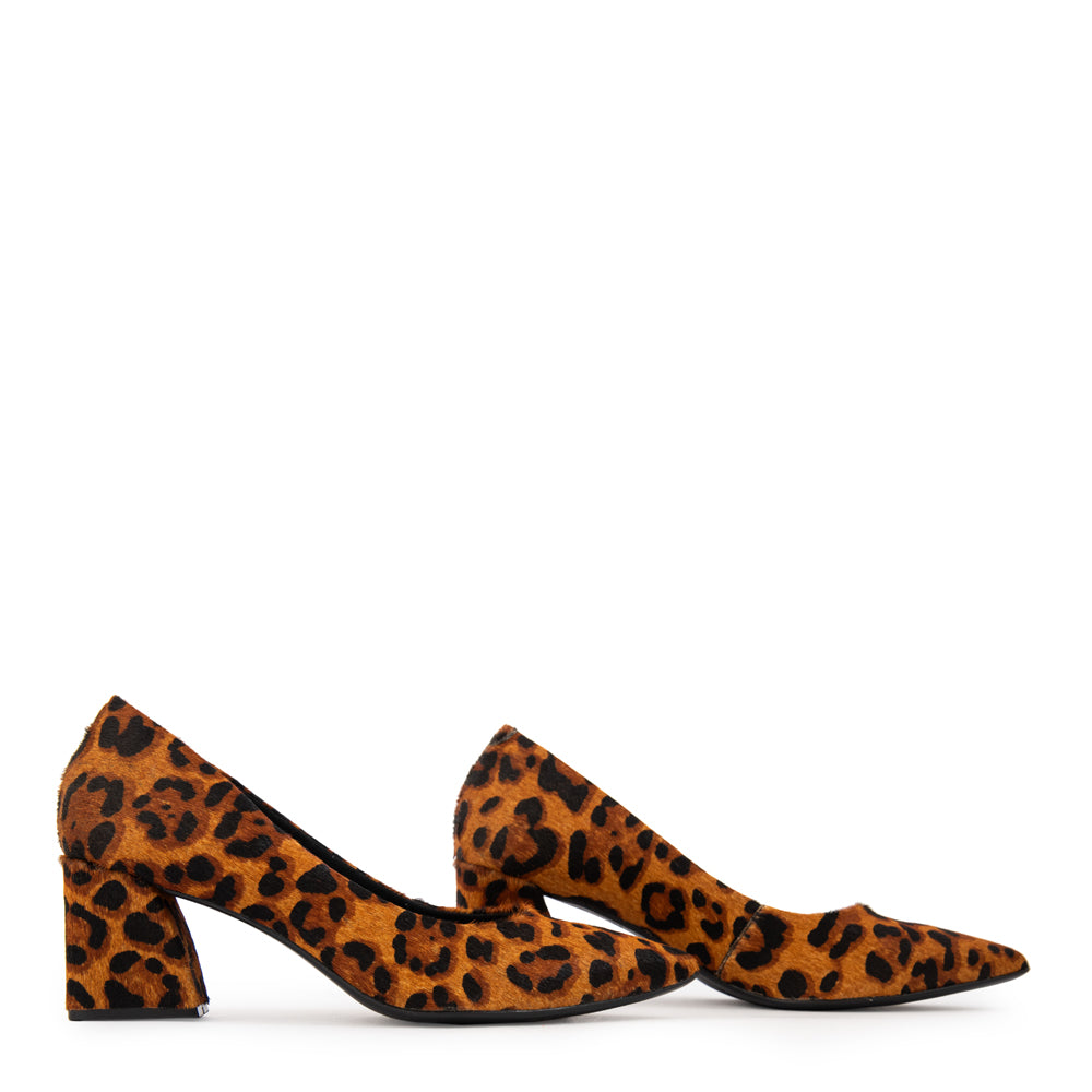 Zapato tipo reina luna cuero animal print