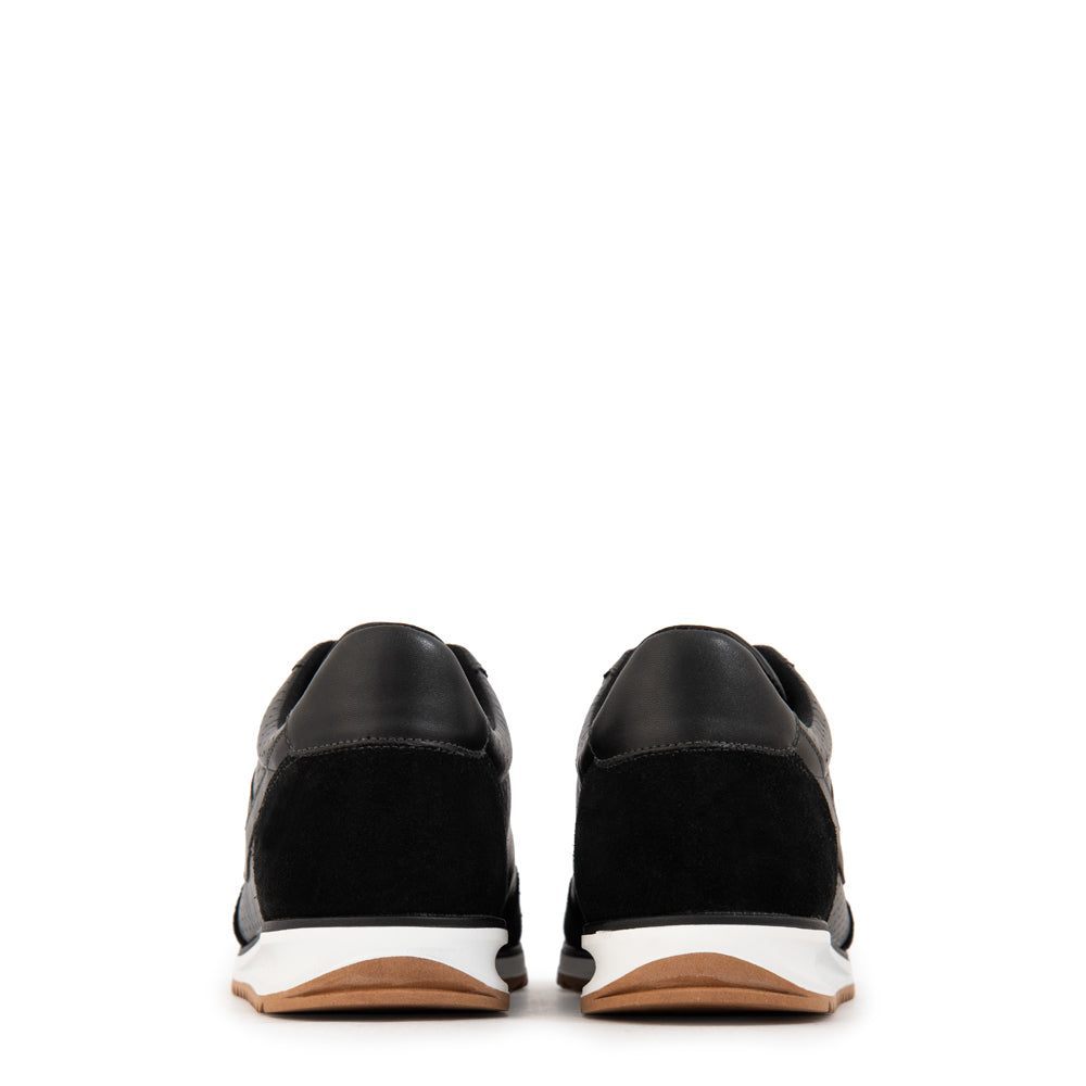 Zapatilla neve cuero negro