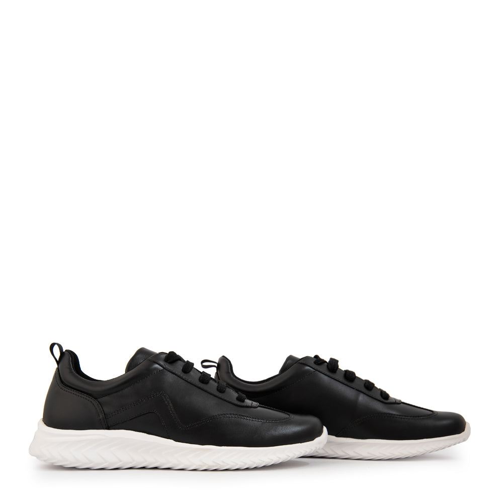 Zapatilla plume cuero negro