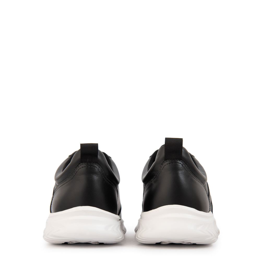 Zapatilla plume cuero negro
