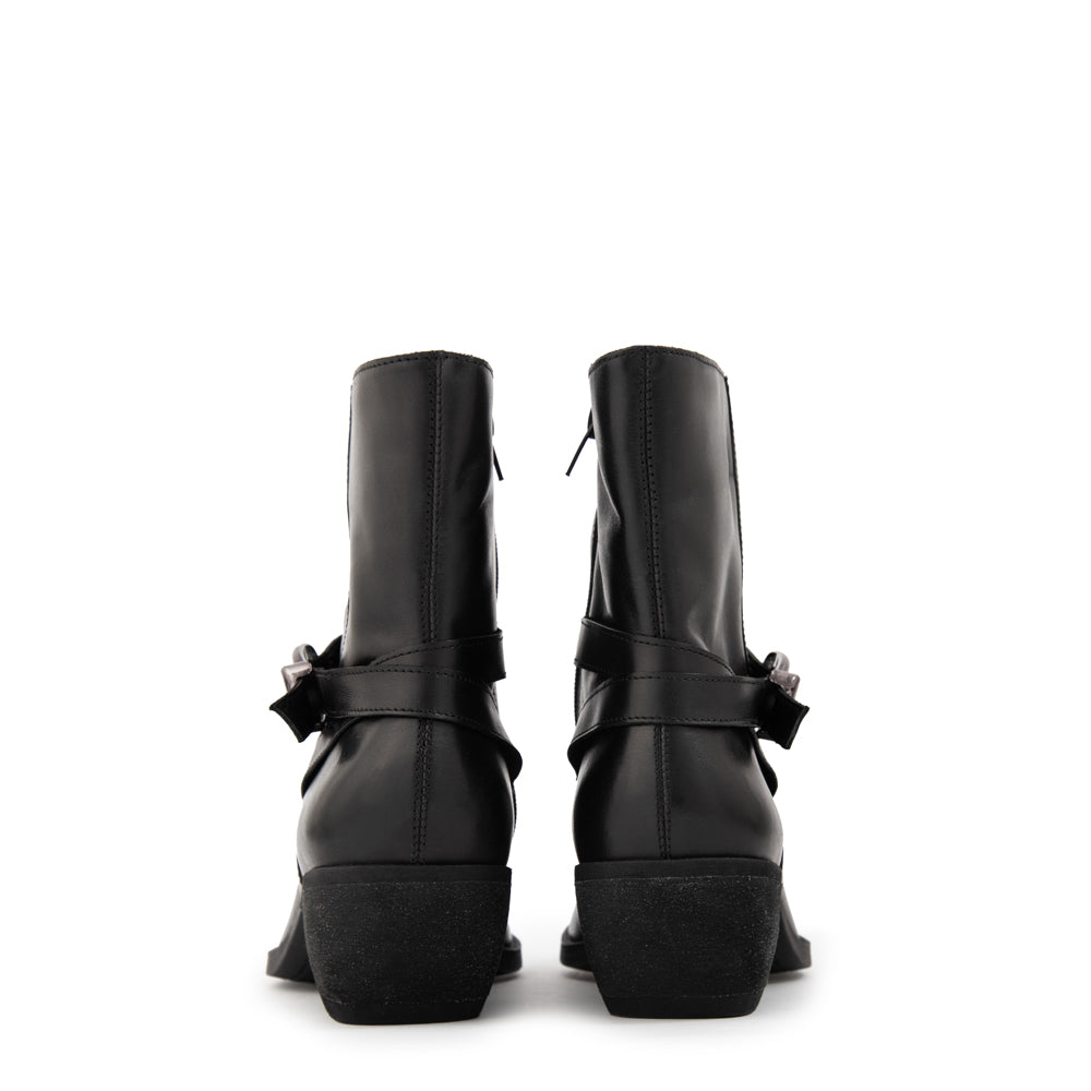 Botin salma cuero negro