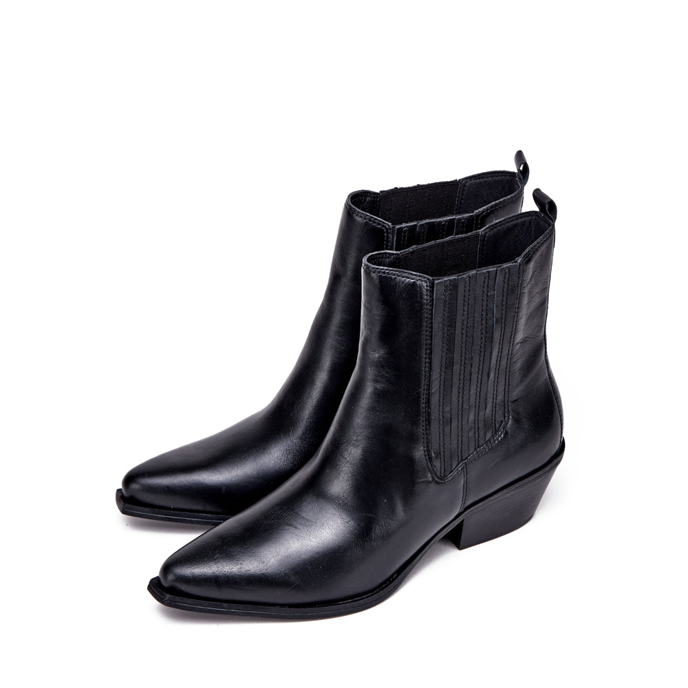Botin taco samy cuero negro